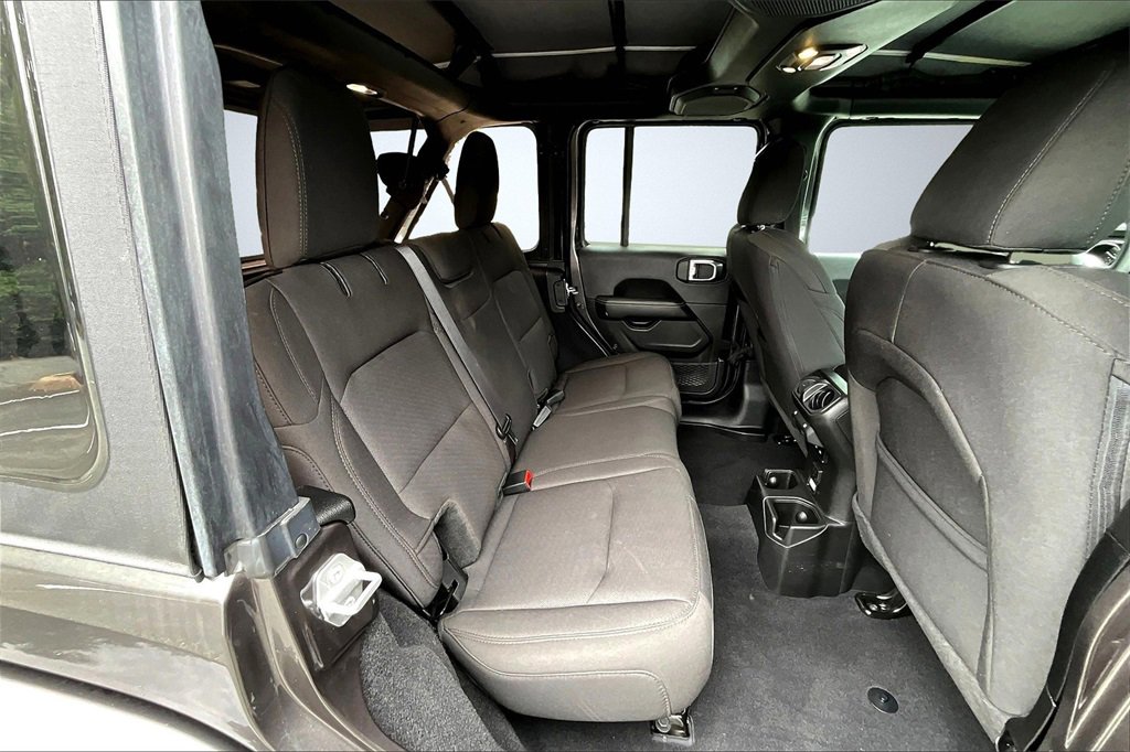 Used 2023 Jeep Wrangler Sahara image 23