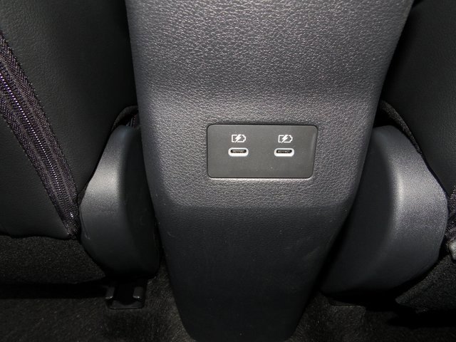 Used 2025 Nissan Kicks SR image 19