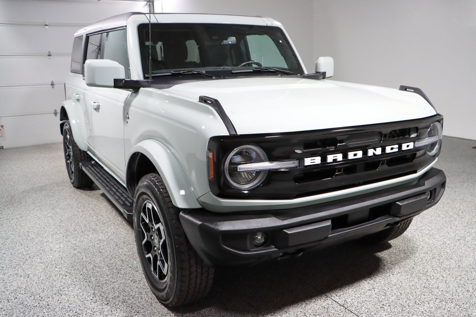 Used 2023 Ford Bronco Outer Banks AWD/4WD image 5