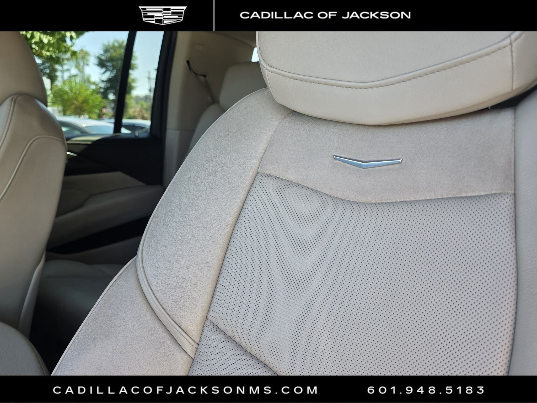 Used 2019 Cadillac Escalade ESV 4WD image 24