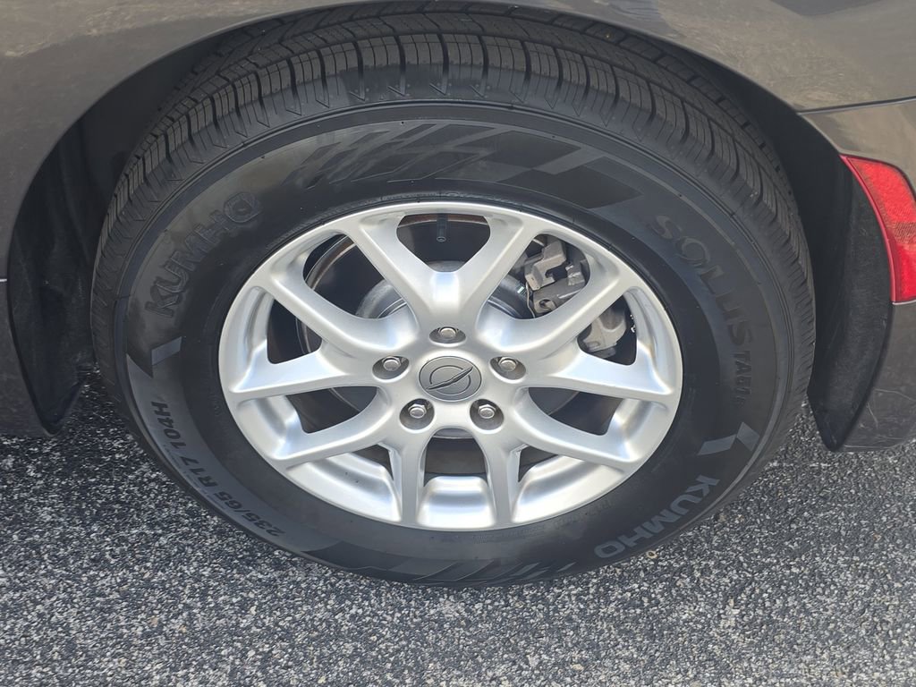 Used 2021 Chrysler Voyager Lxi image 7