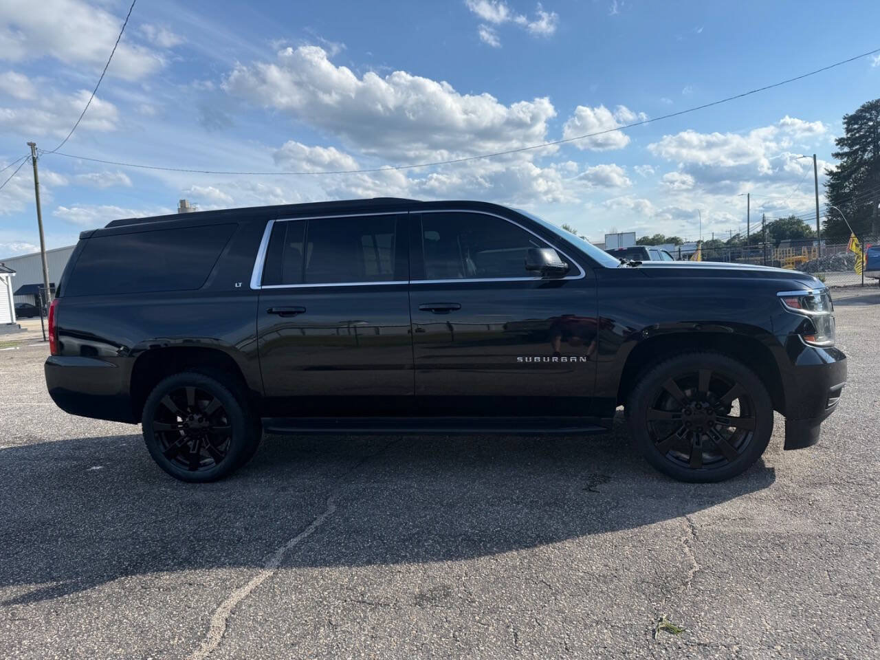 Used 2018 Chevrolet Suburban LT AWD/4WD image 16