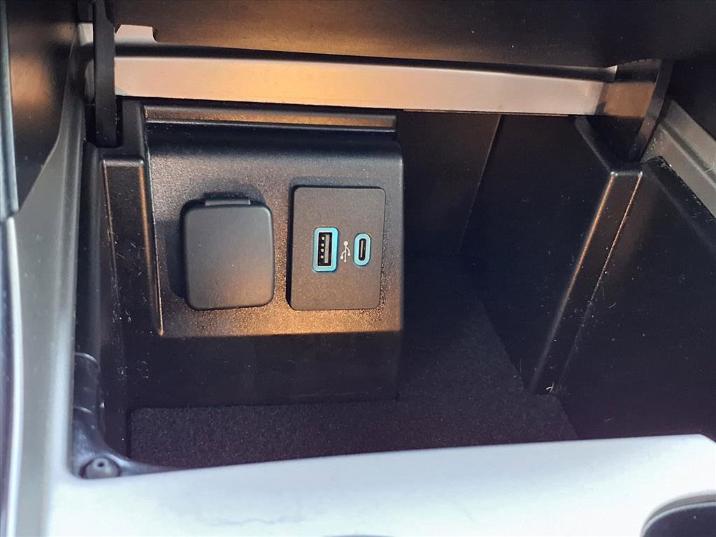 Used 2021 Ford Explorer XLT w/ Equipment Group 202A image 21