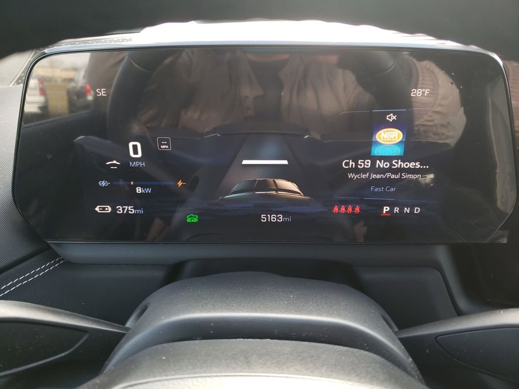 New 2025 Chevrolet Silverado EV LT image 15