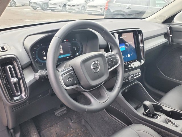 Used 2025 Volvo XC40 B5 Core w/ Protection Package Premier image 16