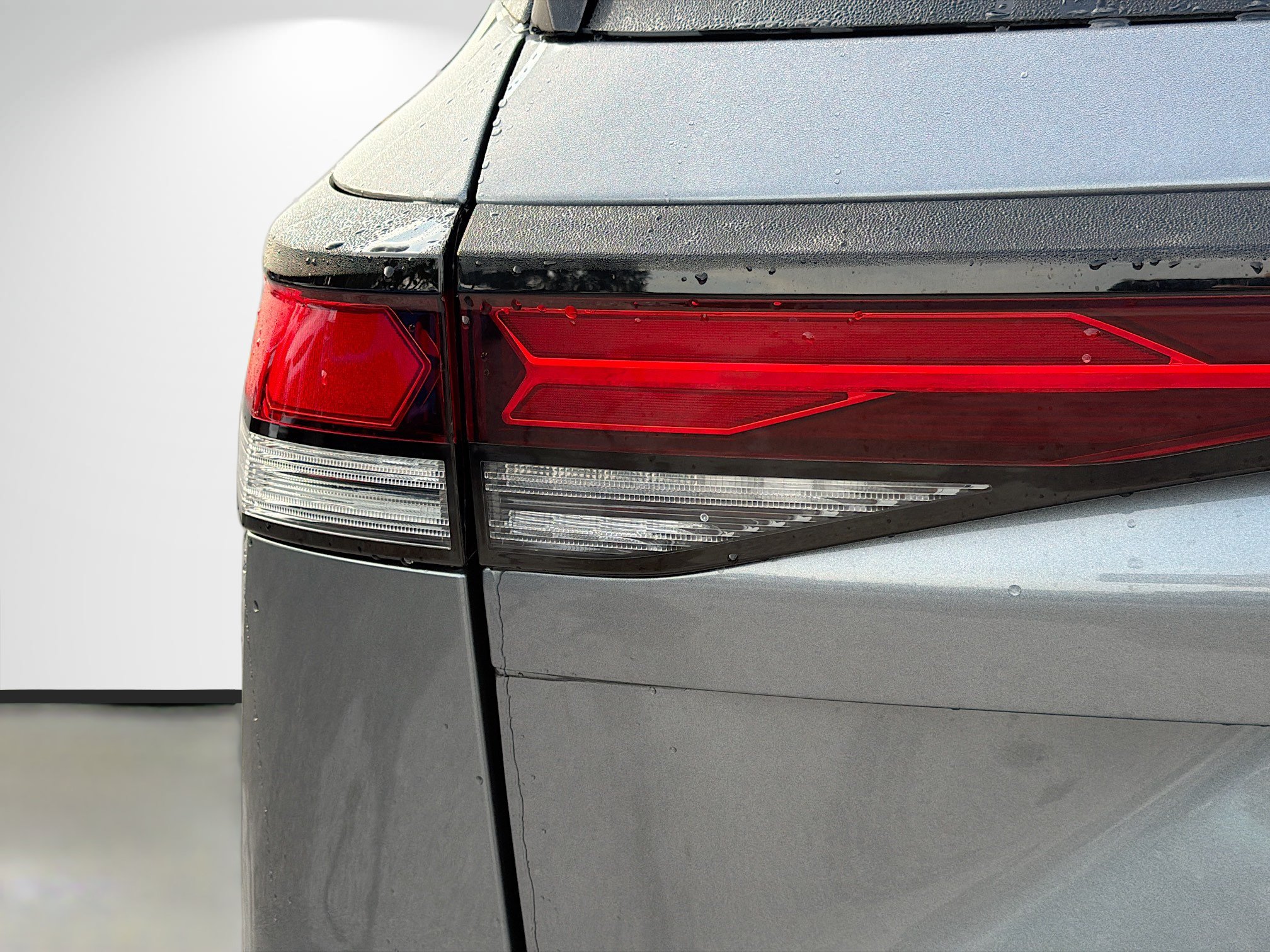 New 2026 Volkswagen Tiguan SE R-Line AWD/4WD image 10