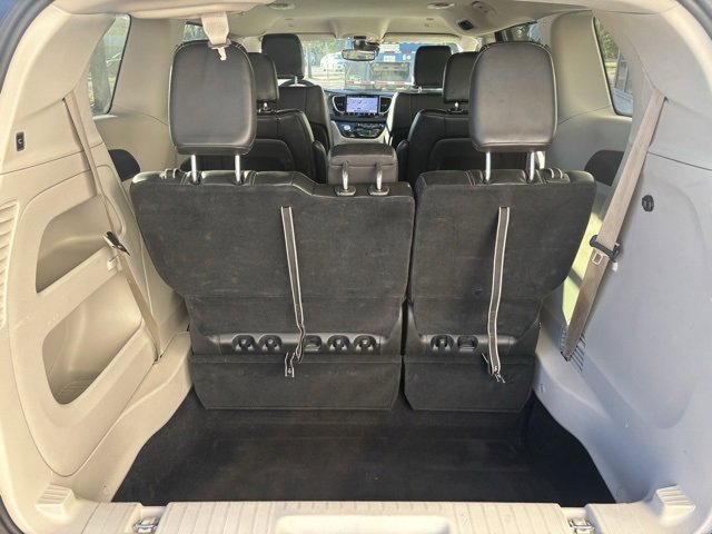 Used 2024 Chrysler Pacifica Touring-L image 26