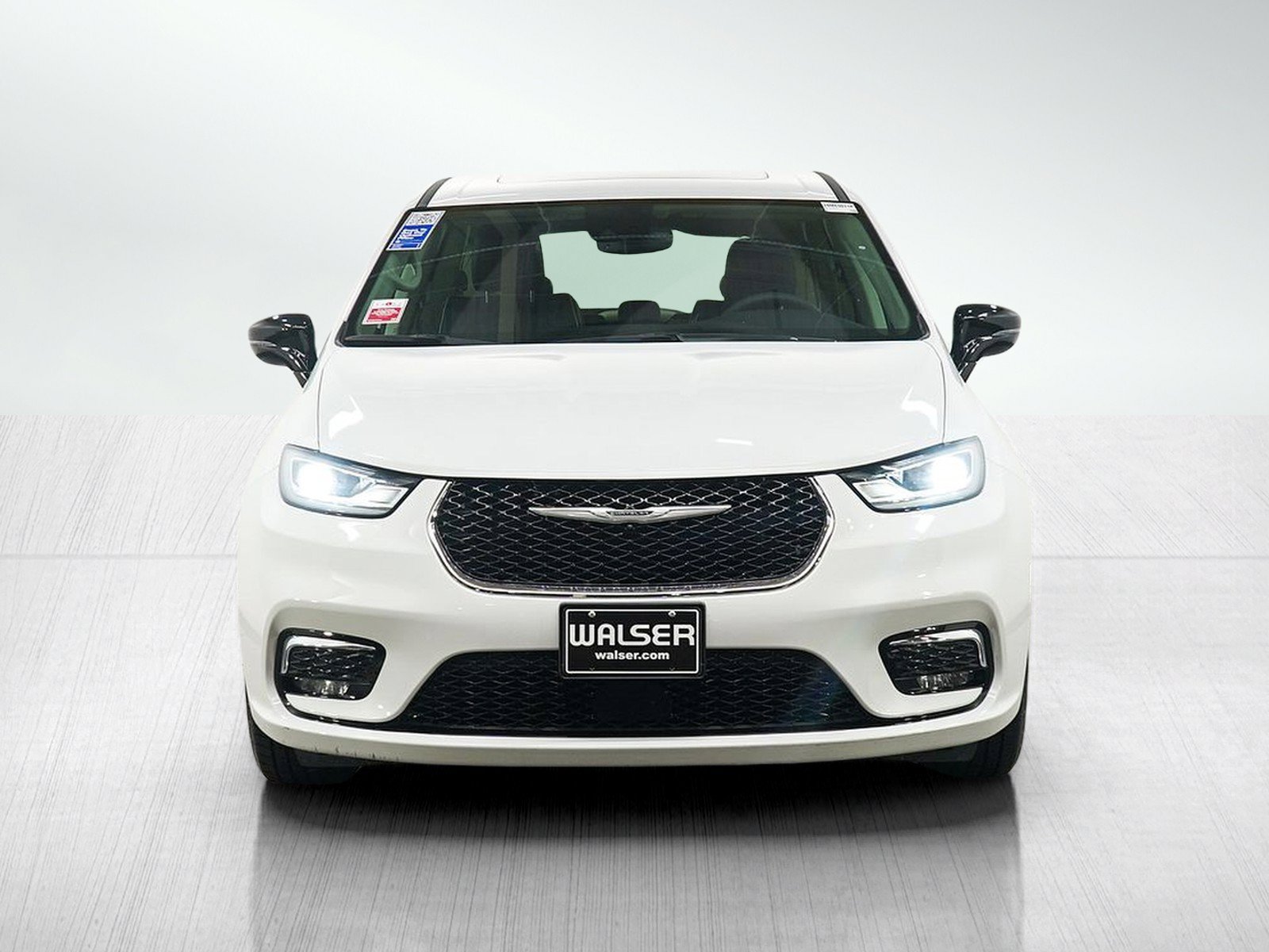 Used 2024 Chrysler Pacifica Limited FWD image 8