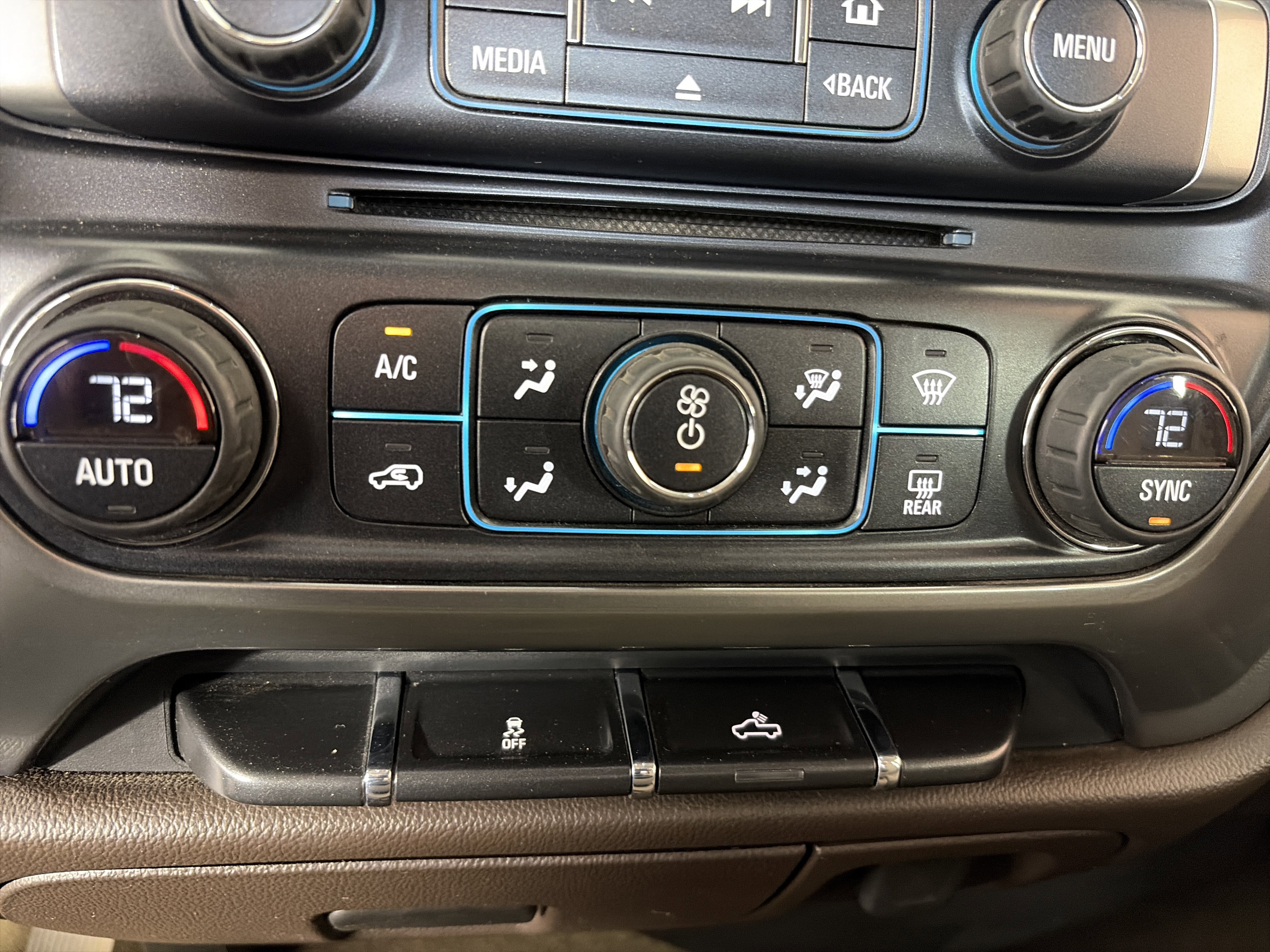 Used 2014 Chevrolet Silverado 1500 LT w/ LT Convenience Package AWD/4WD image 21