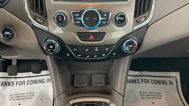 Used 2016 Chevrolet Cruze LT image 41