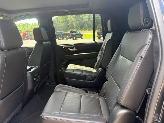 Used 2021 Chevrolet Suburban LT w/ LT Signature Package AWD/4WD image 15
