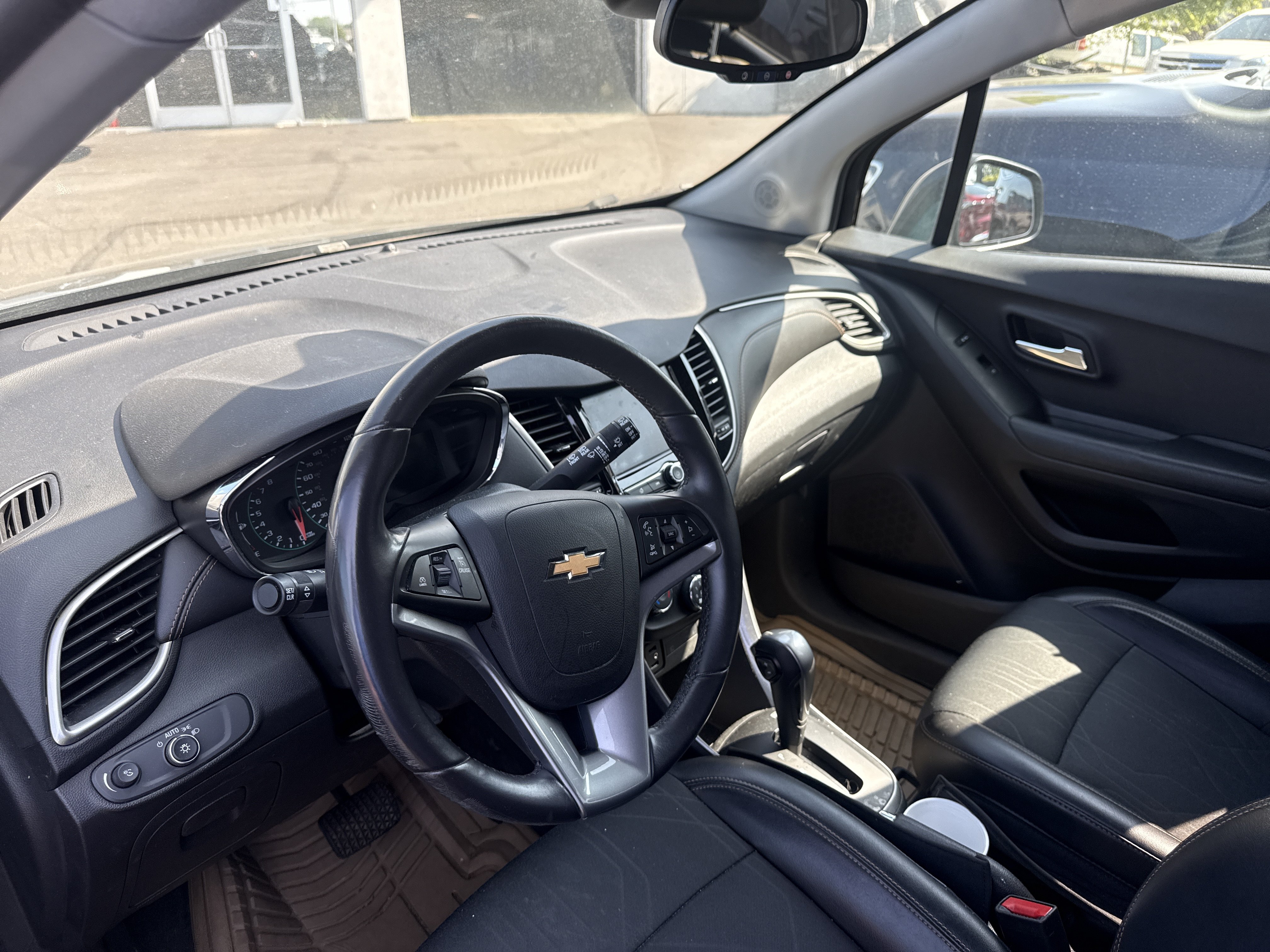 Used 2021 Chevrolet Trax LT w/ LT Convenience Package AWD/4WD image 8