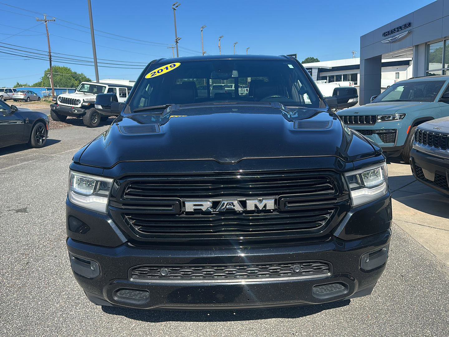 Used 2019 RAM 1500 Laramie w/ Sport Appearance Package AWD/4WD image 2
