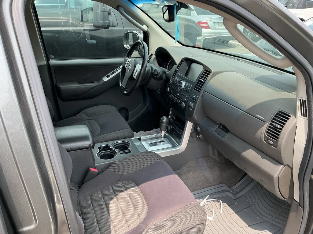 Used 2008 Nissan Pathfinder SE w/ Premium Pkg AWD/4WD image 6