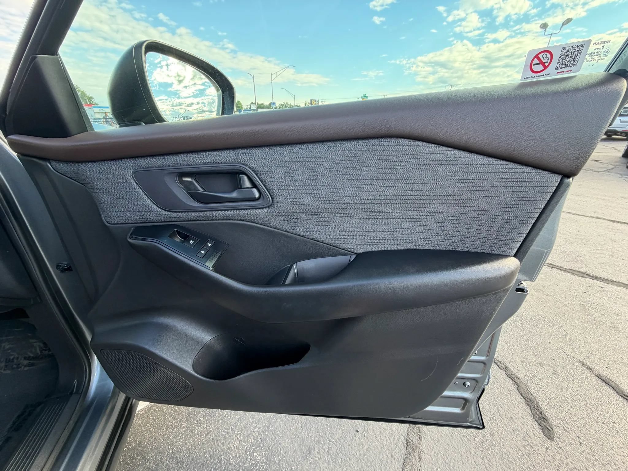 Used 2023 Nissan Rogue S AWD/4WD image 14