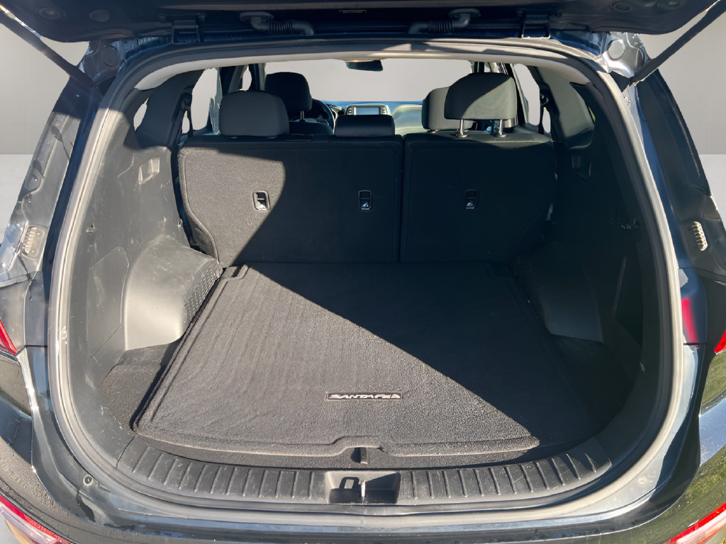 Used 2019 Hyundai Santa Fe SE AWD/4WD image 10