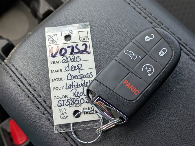 New 2025 Jeep Compass Latitude w/ Sun & Sound Group image 32