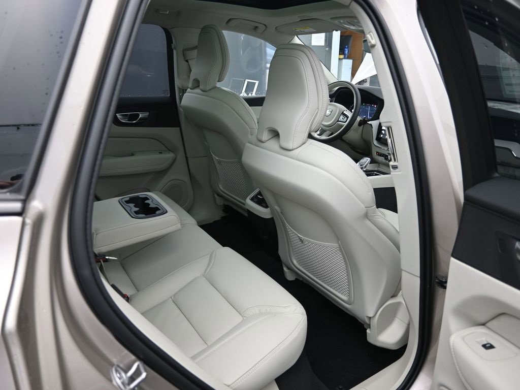 New 2026 Volvo XC60 B5 Ultra w/ Protection Package Premier image 35