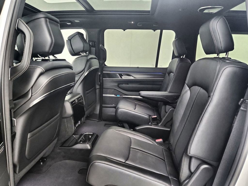 New 2026 Jeep Grand Wagoneer L Summit AWD/4WD image 30