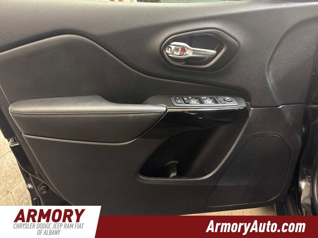 Used 2023 Jeep Cherokee Altitude Lux image 7