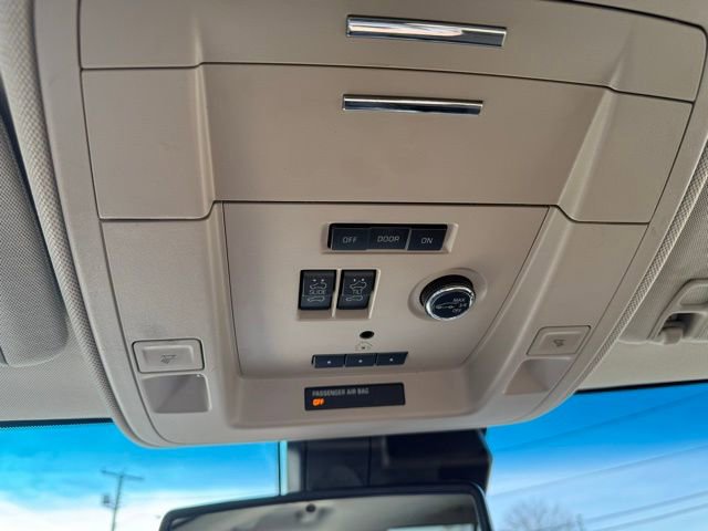 Used 2019 Chevrolet Suburban LT image 20