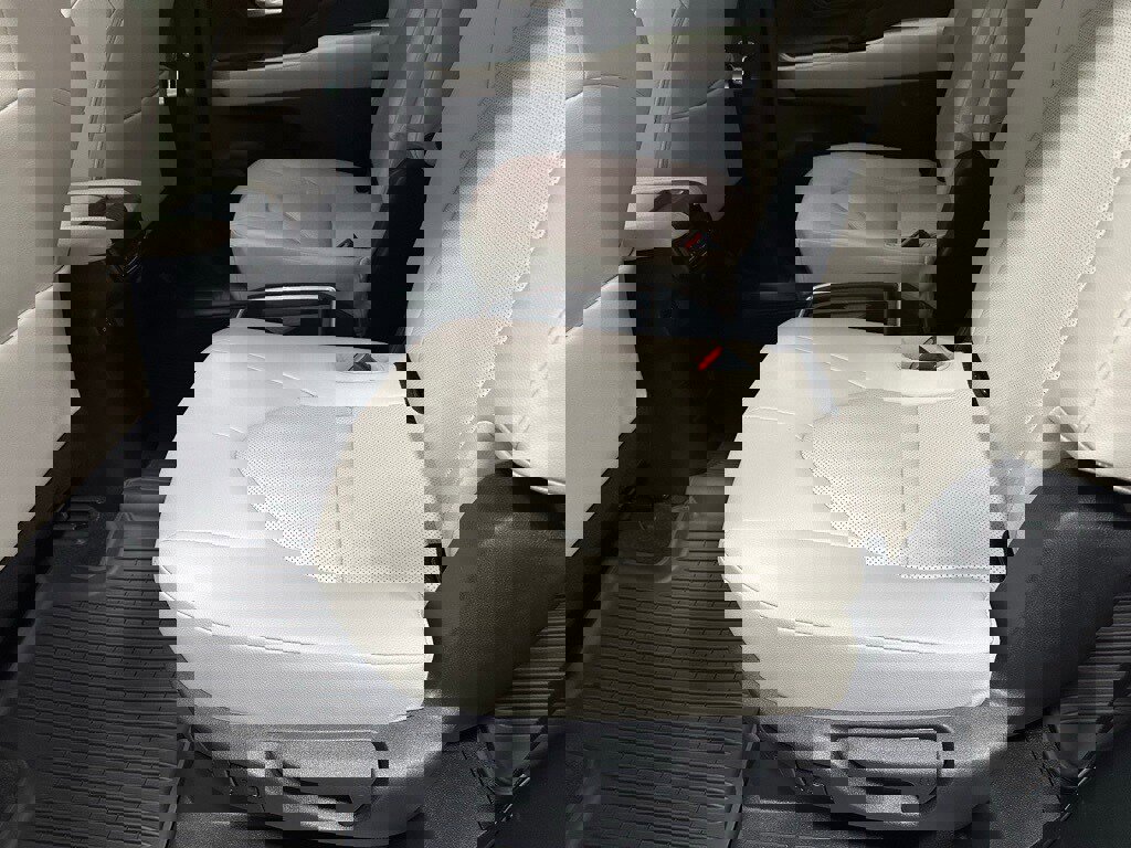 Used 2025 Toyota Grand Highlander AWD image 49