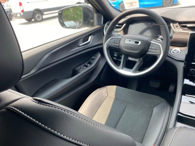New 2025 Jeep Grand Cherokee L Altitude image 34