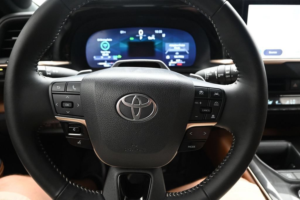 Used 2025 Toyota Crown Signia w/ Advanced Technology Package AWD/4WD image 18
