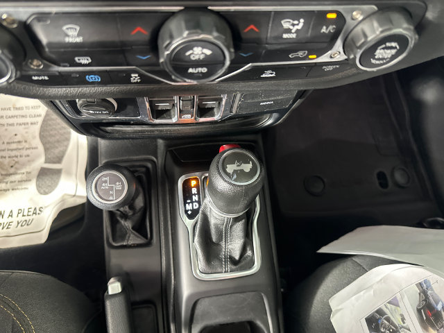 Certified 2024 Jeep Wrangler Unlimited AWD/4WD image 15