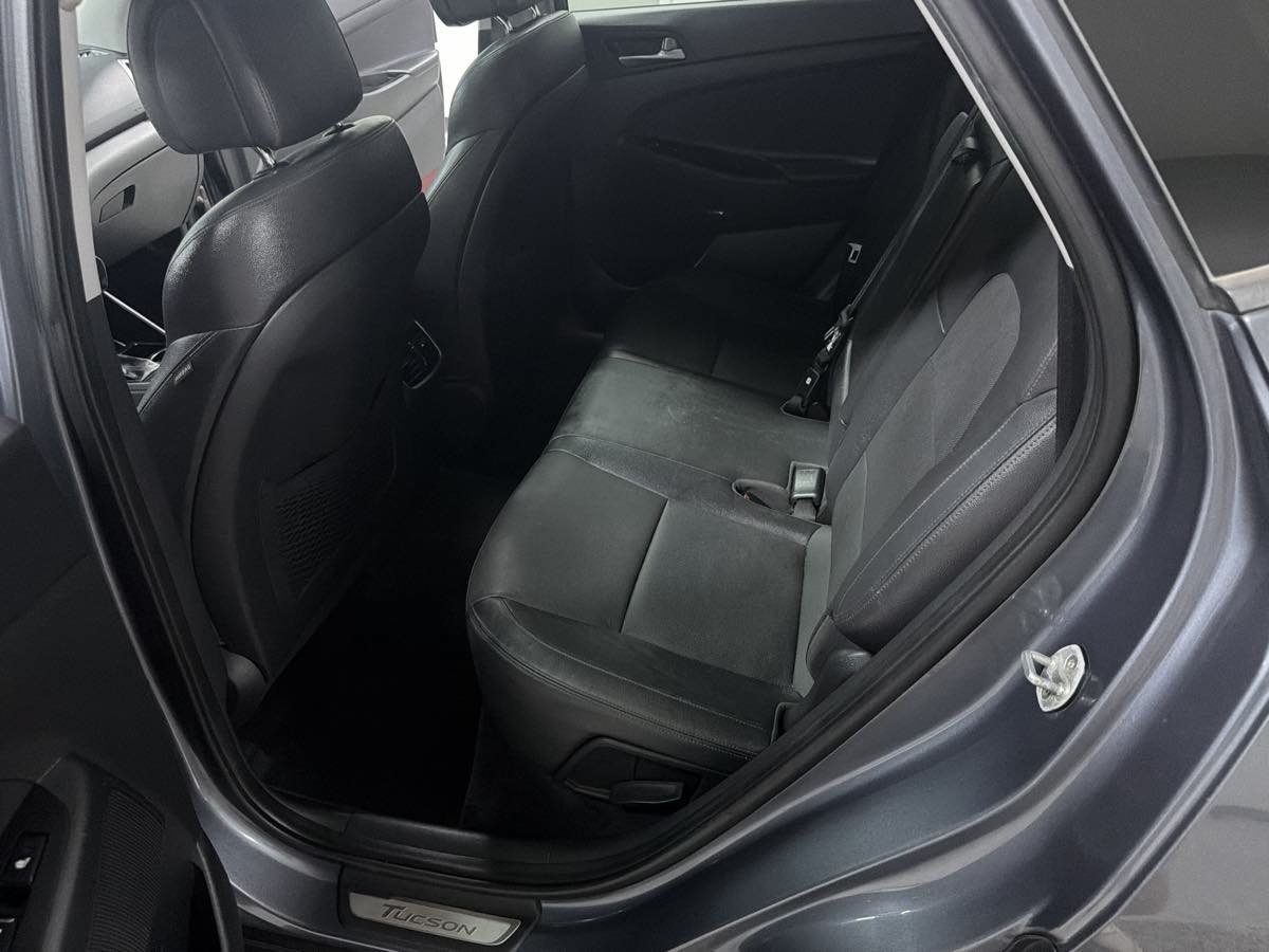 Used 2017 Hyundai Tucson Limited w/ Limited Ultimate Package 03 FWD image 29