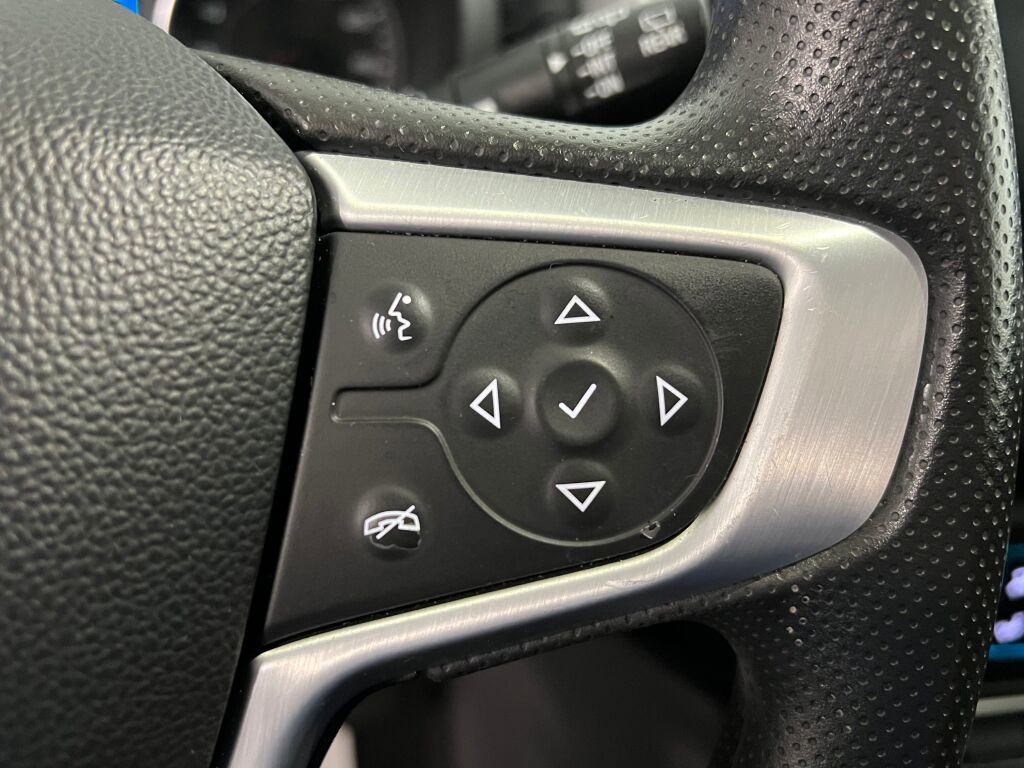 Used 2023 GMC Terrain SLE w/ Driver Convenience Package image 12
