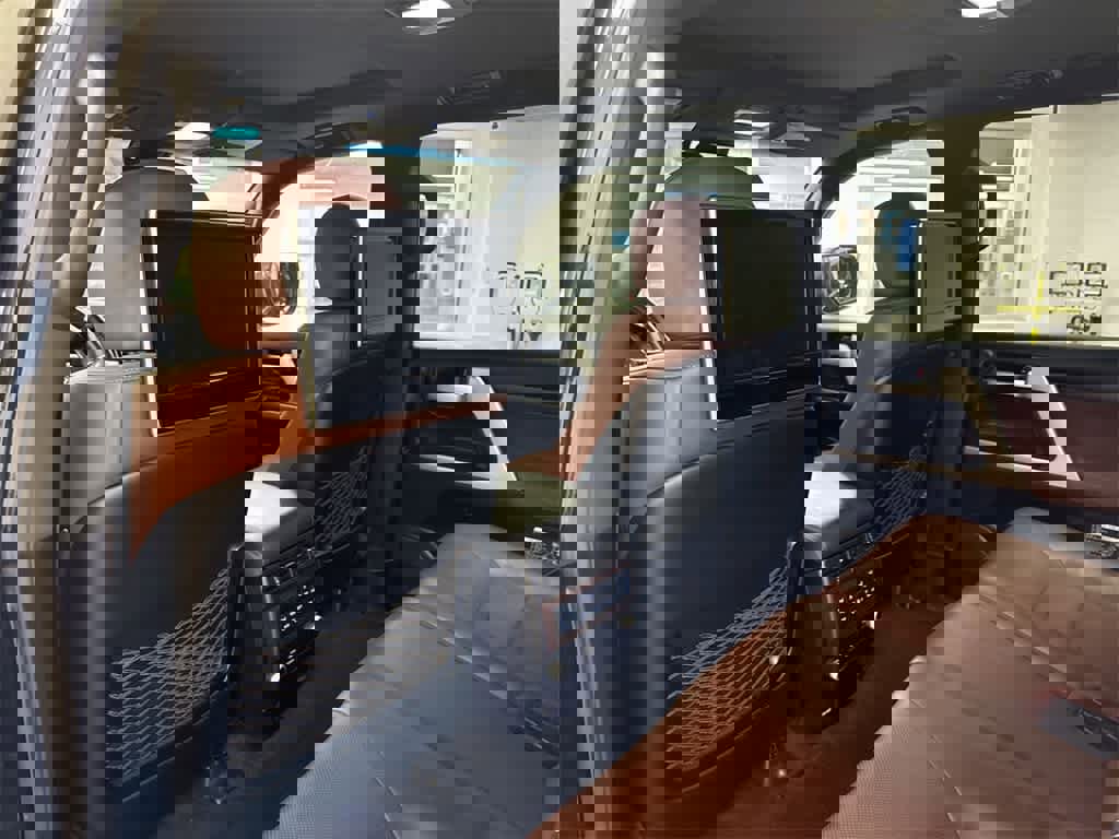 Used 2016 Toyota Land Cruiser image 19