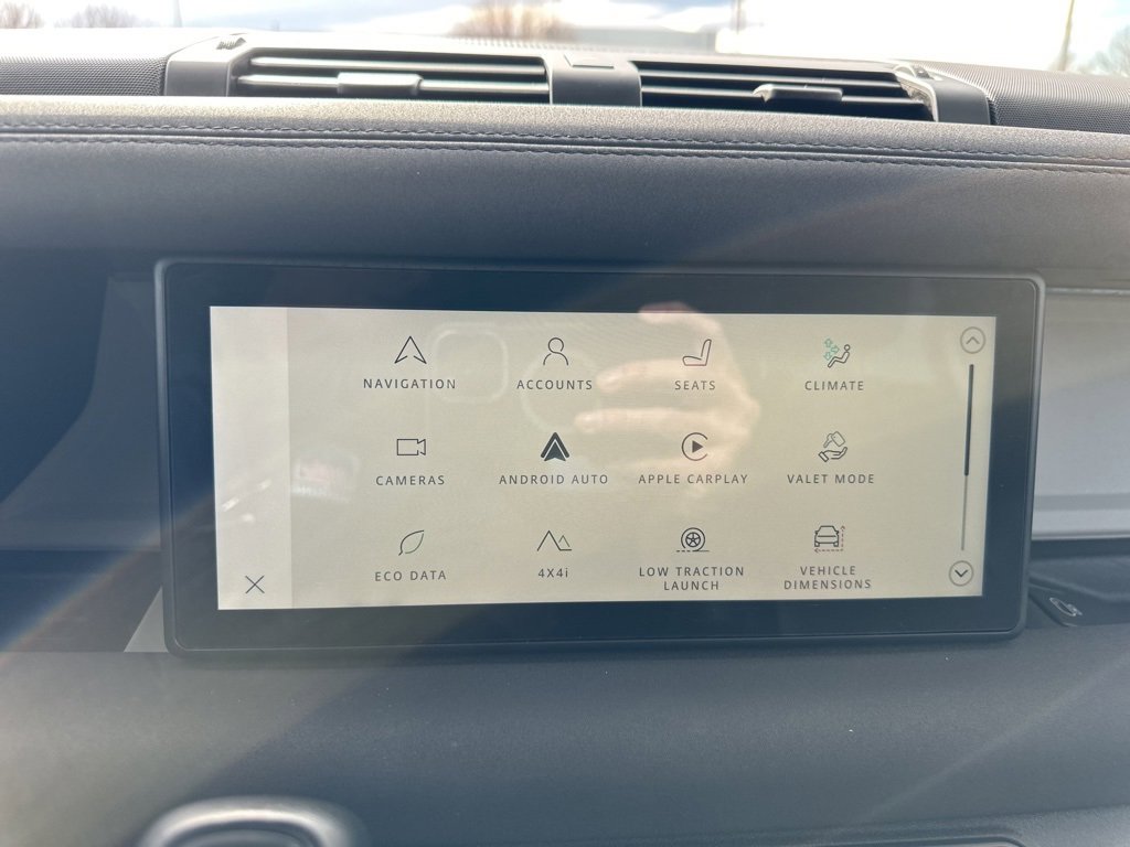 Used 2023 Land Rover Defender 110 S video 3