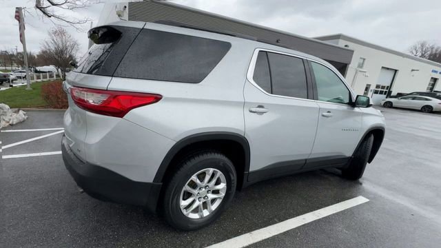 Used 2020 Chevrolet Traverse LT w/ LPO, Black Accent Package image 2