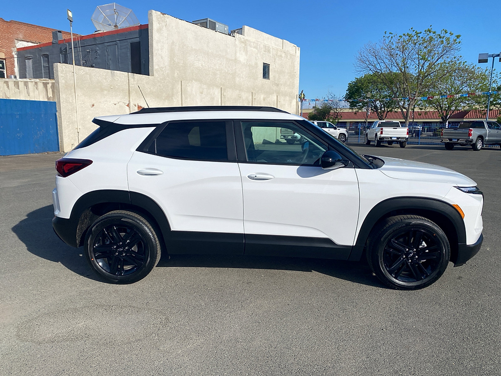 New 2026 Chevrolet TrailBlazer LT w/ Midnight Edition FWD image 5