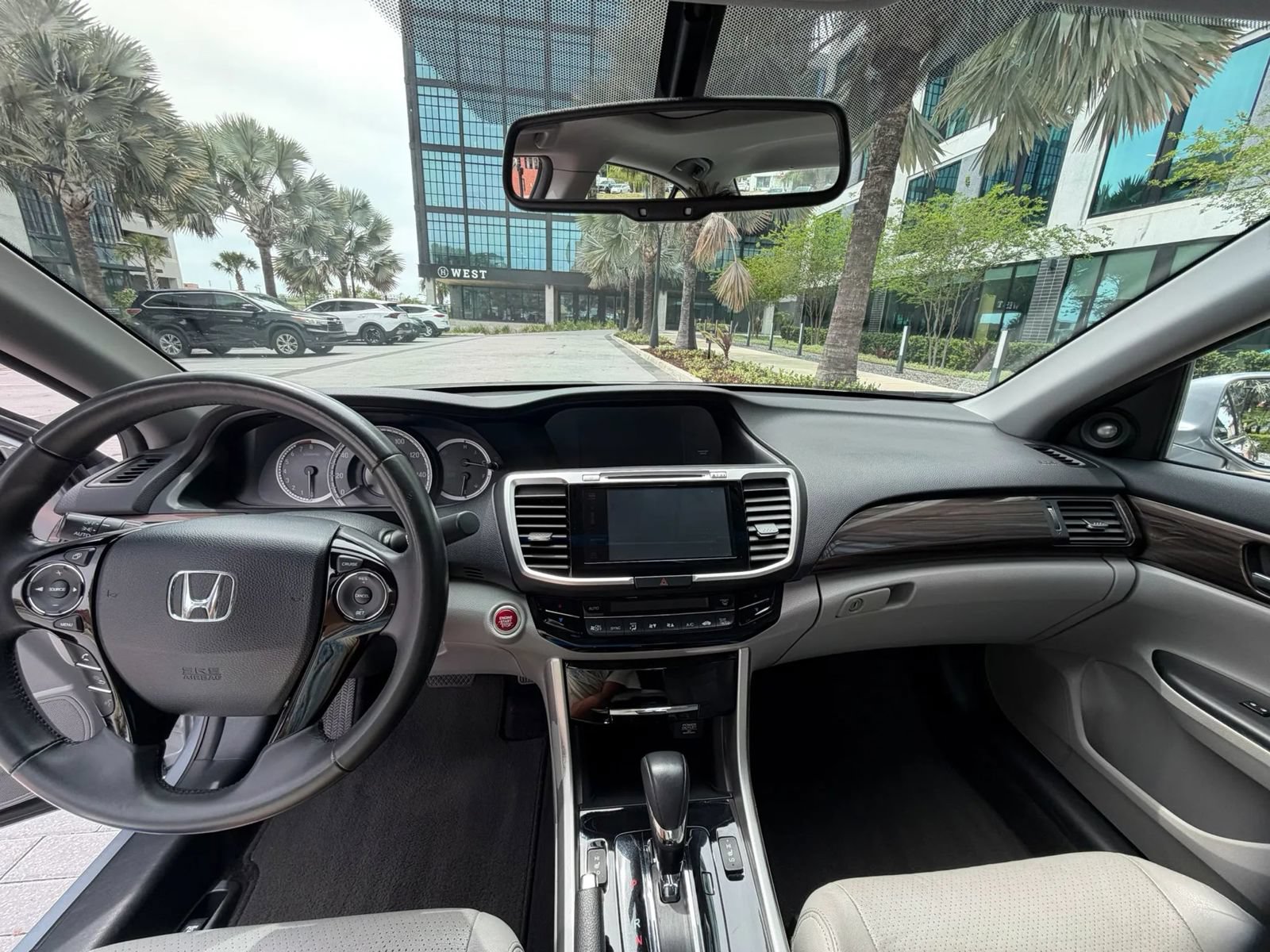 Used 2017 Honda Accord EX-L image 10