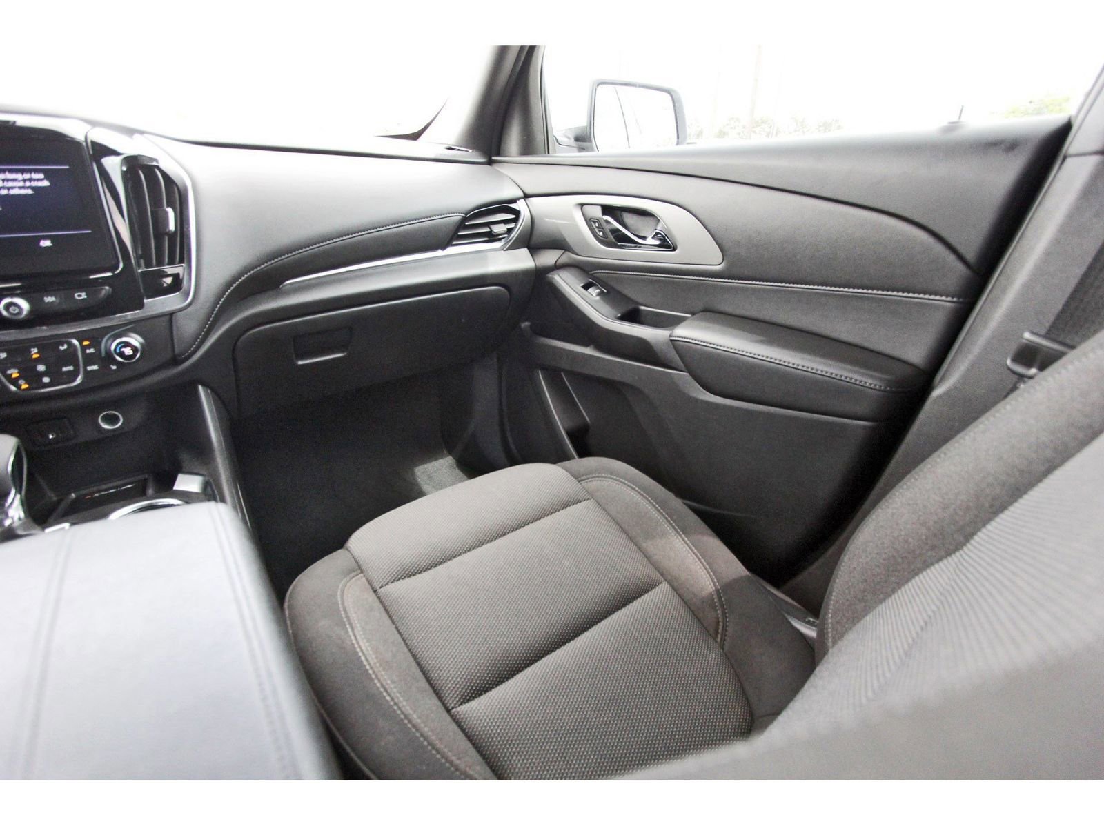 Used 2023 Chevrolet Traverse LT image 12