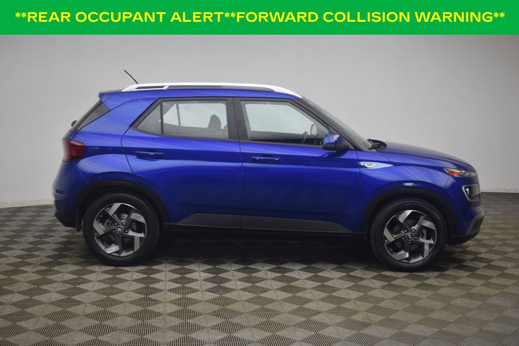 Used 2023 Hyundai Venue Limited w/ Cargo Package FWD image 13