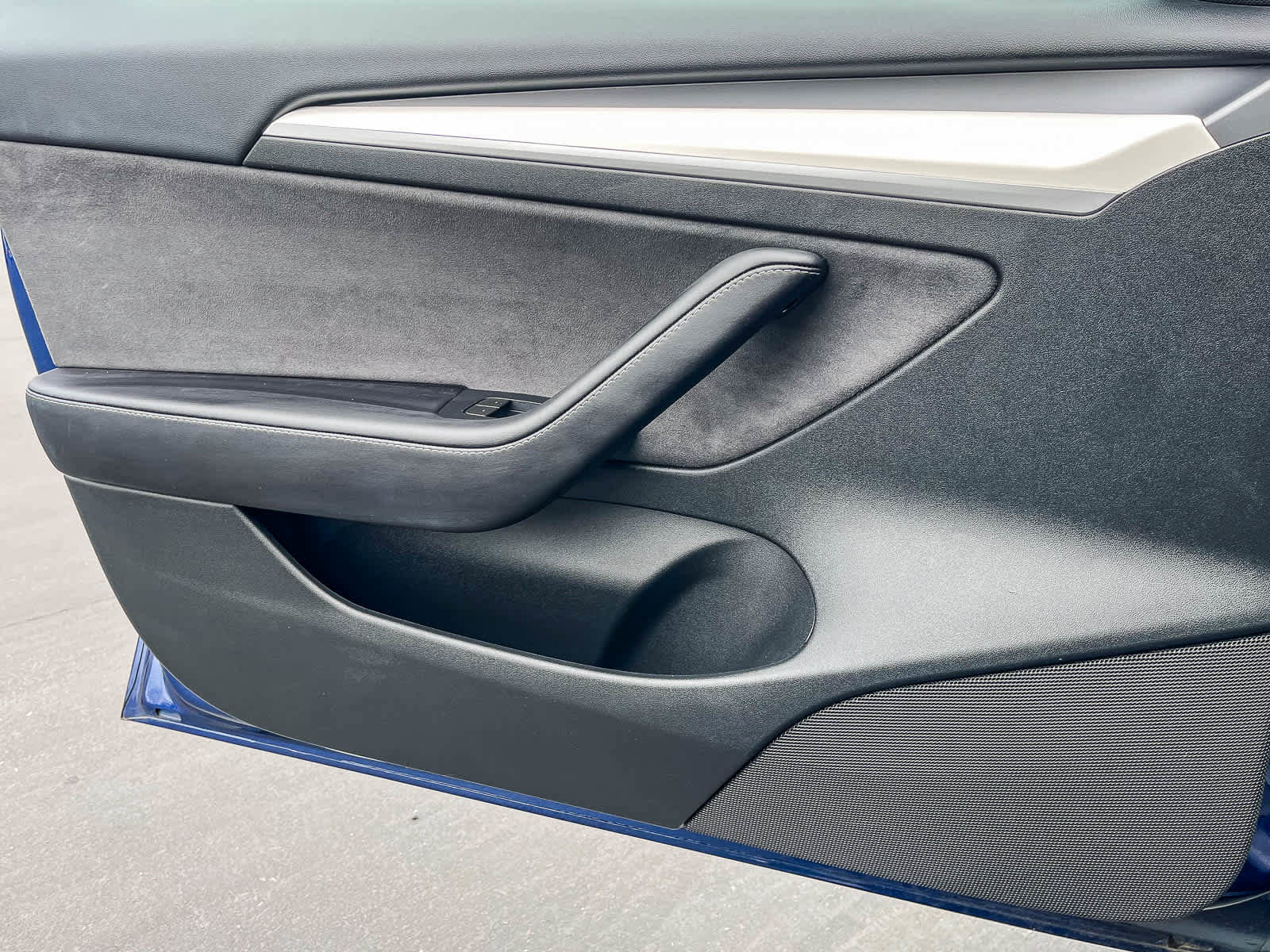 Used 2023 Tesla Model 3 Standard Range image 19