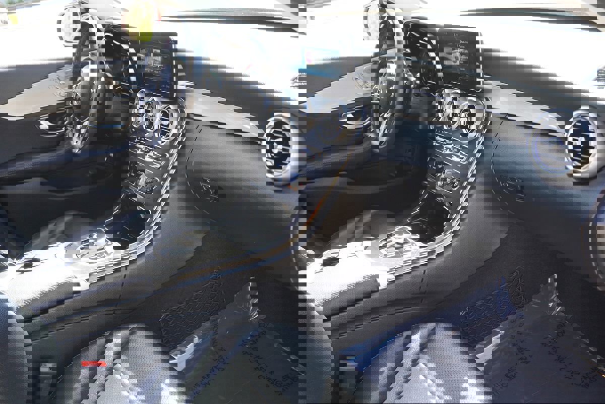 Used 2020 Mercedes-Benz C 300 Sedan image 14