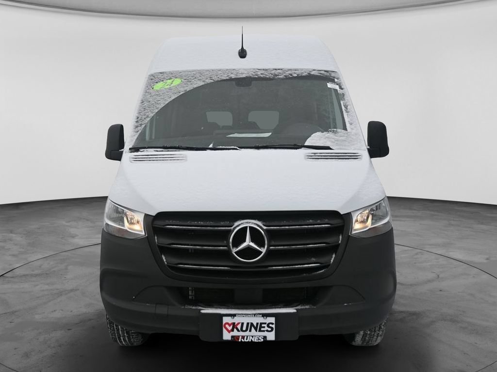 Used 2024 Mercedes-Benz Sprinter 2500 image 9