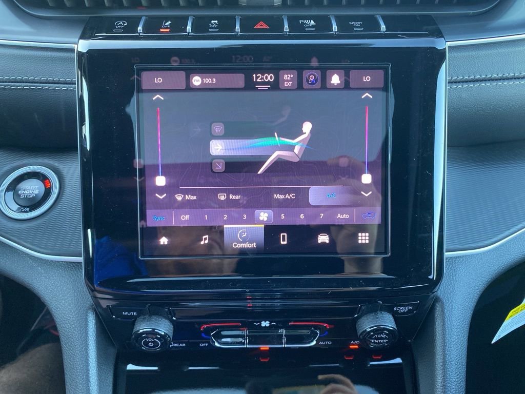 New 2025 Jeep Grand Cherokee Laredo X image 32