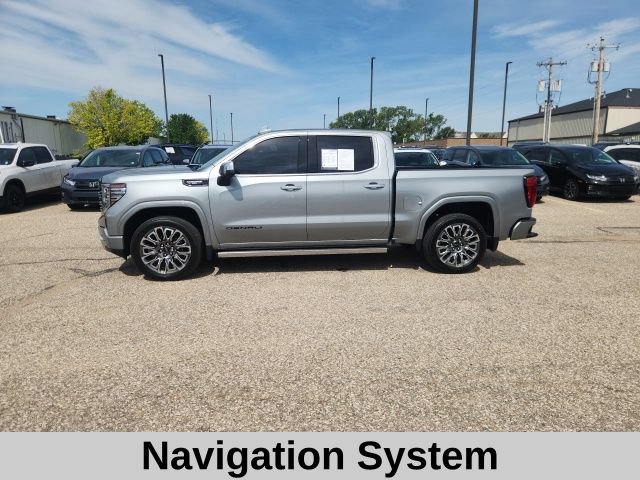 Used 2026 GMC Sierra 1500 Denali Ultimate w/ LPO, Black Badging Package AWD/4WD image 3