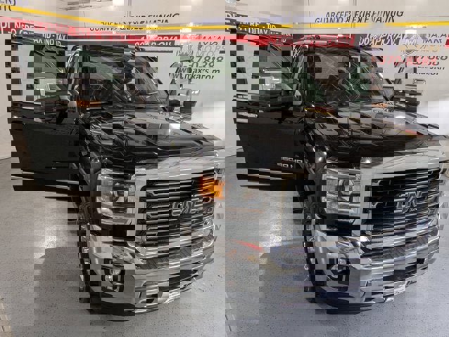 Used 2018 GMC Sierra 2500 SLT w/ Snow Plow Prep Package image 9