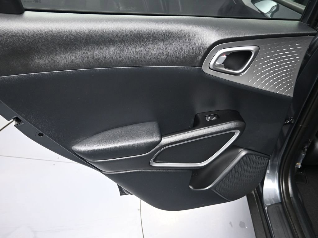 Certified 2025 Kia Soul LX w/ LX Technology Package image 26