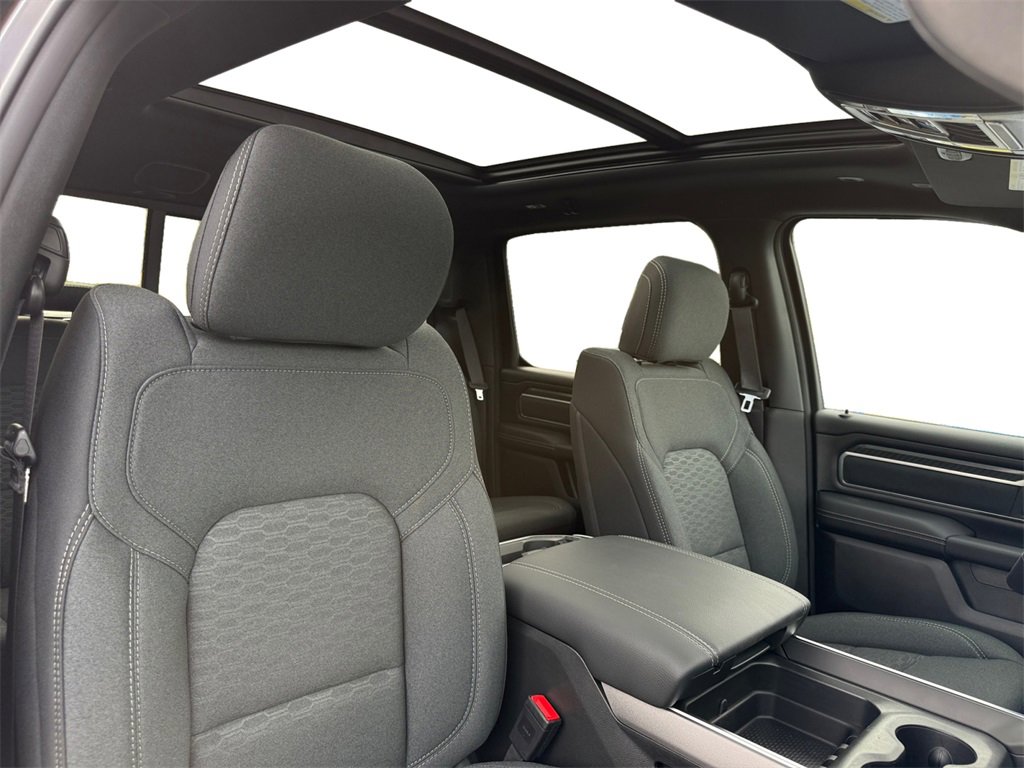 New 2026 RAM 1500 4x4 Crew Cab image 15
