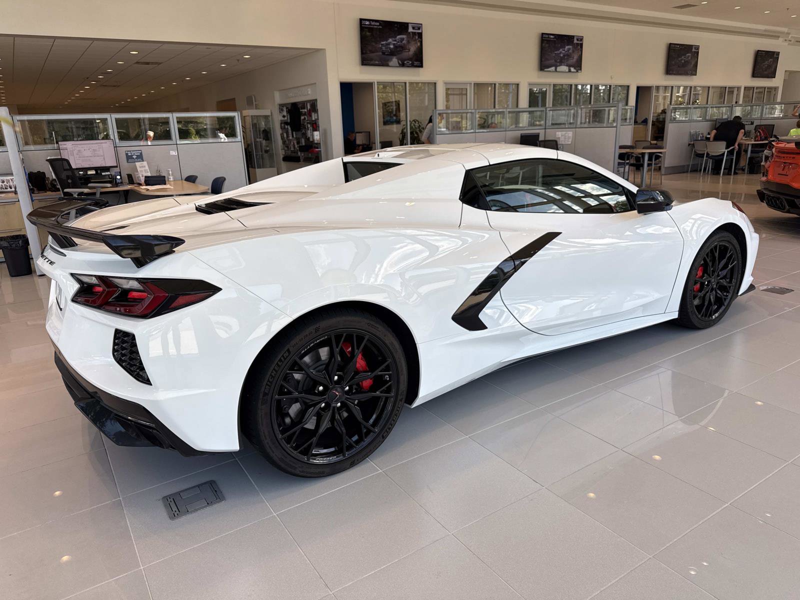 Used 2026 Chevrolet Corvette Stingray Preferred Conv w/ Z51 Performance Package RWD image 3