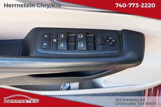 Used 2019 Chrysler Pacifica Touring-L FWD image 12