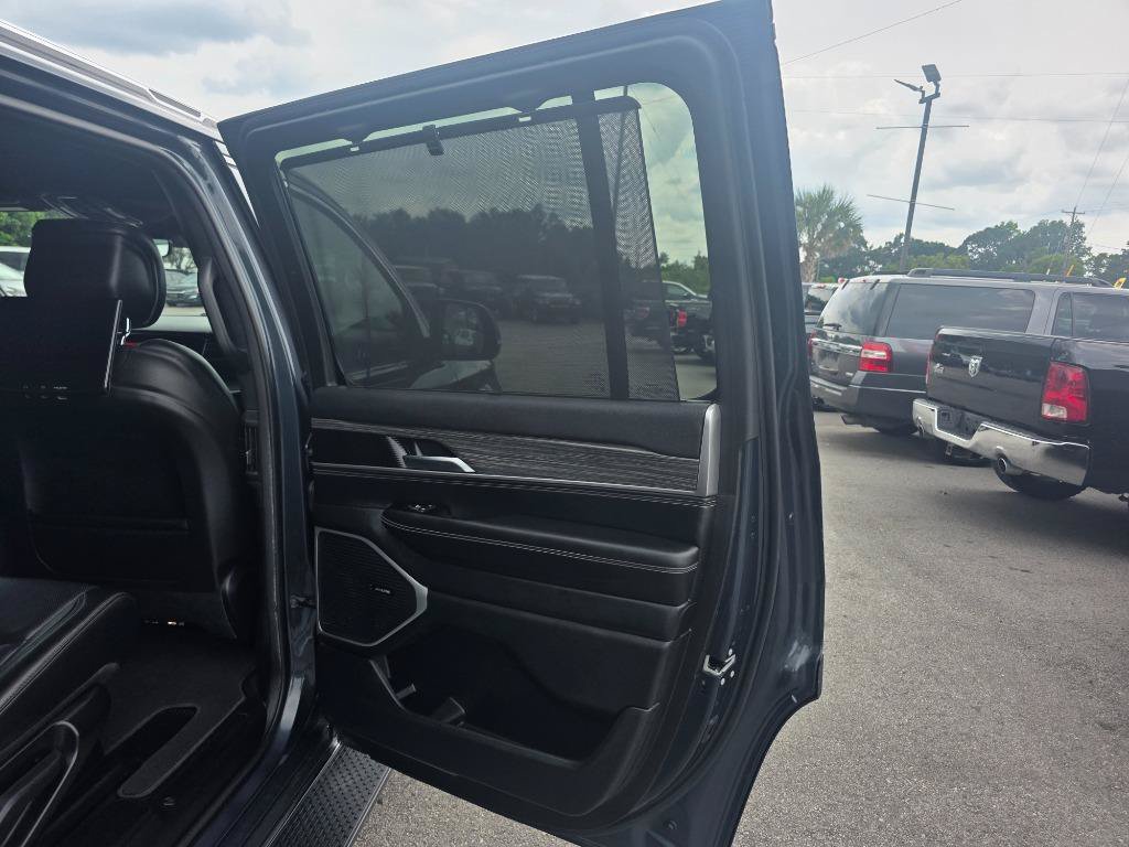 Used 2022 Jeep Wagoneer Series III w/ Convenience Group I AWD/4WD image 17
