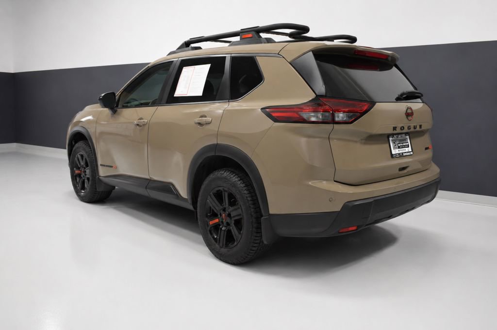 Certified 2025 Nissan Rogue SV AWD/4WD image 3